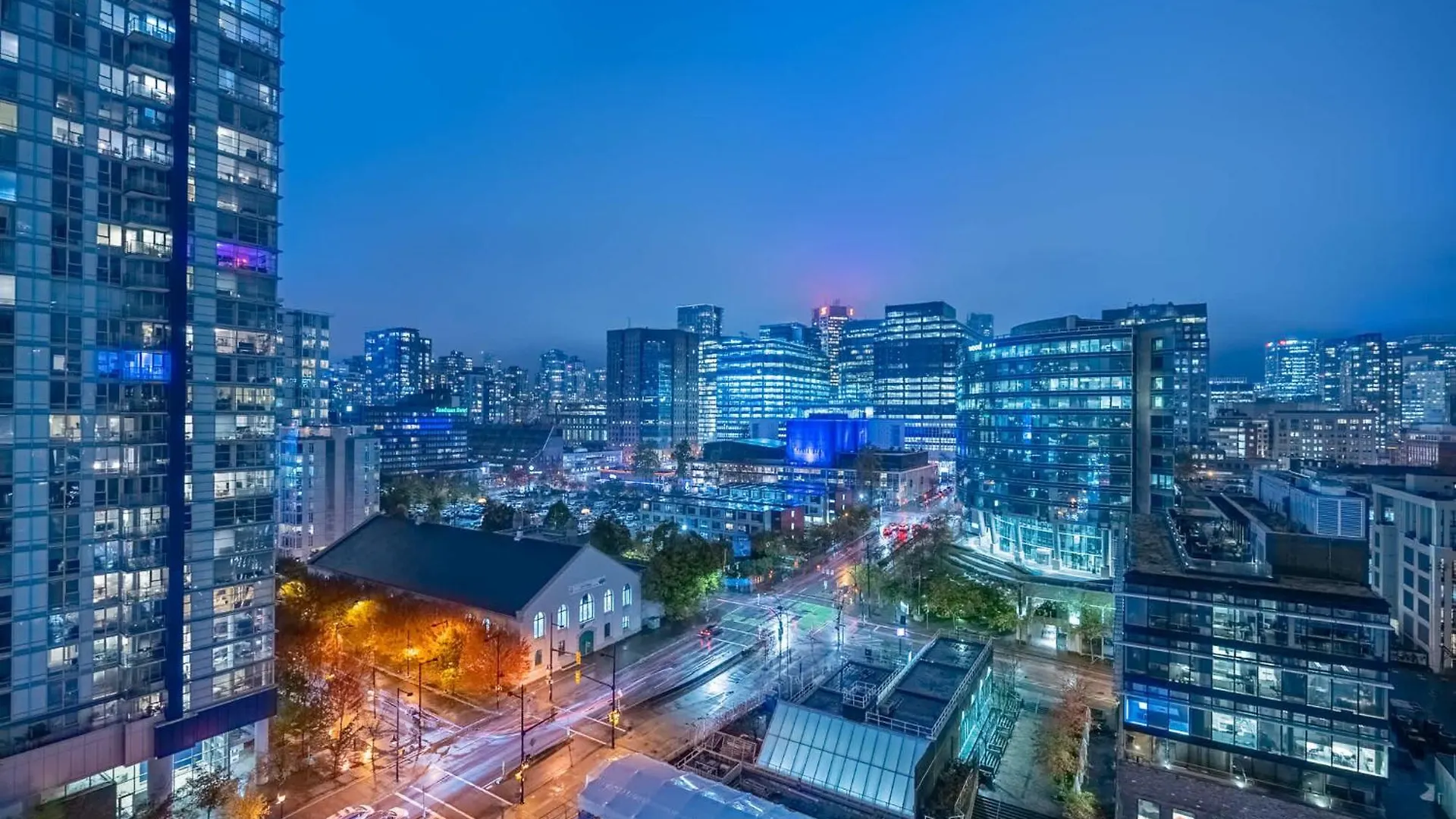 Downtown Condo With Great City Views 밴쿠버