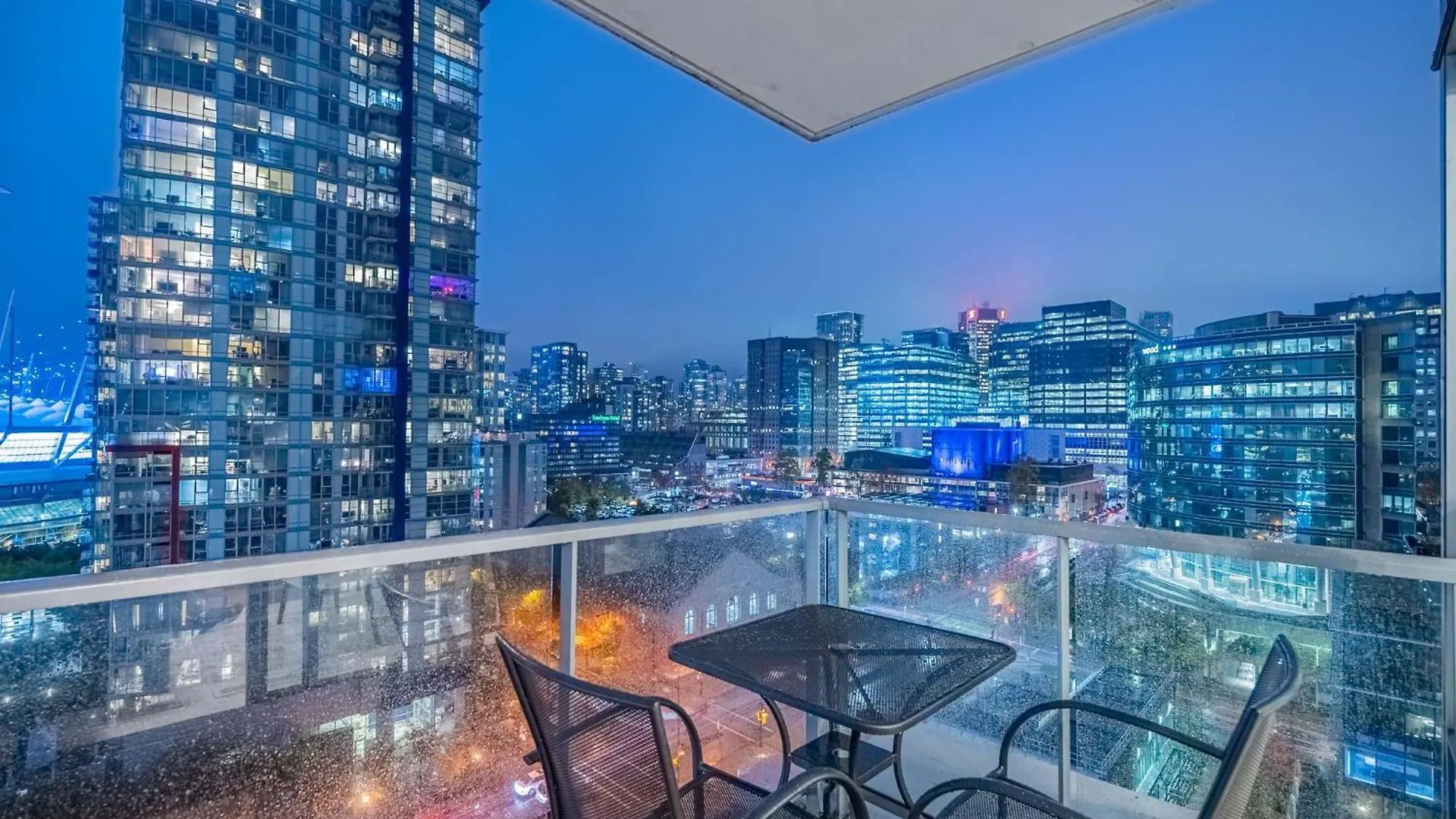 Downtown Condo With Great City Views 밴쿠버 캐나다